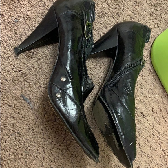 Shoes - Picture 2 of 5